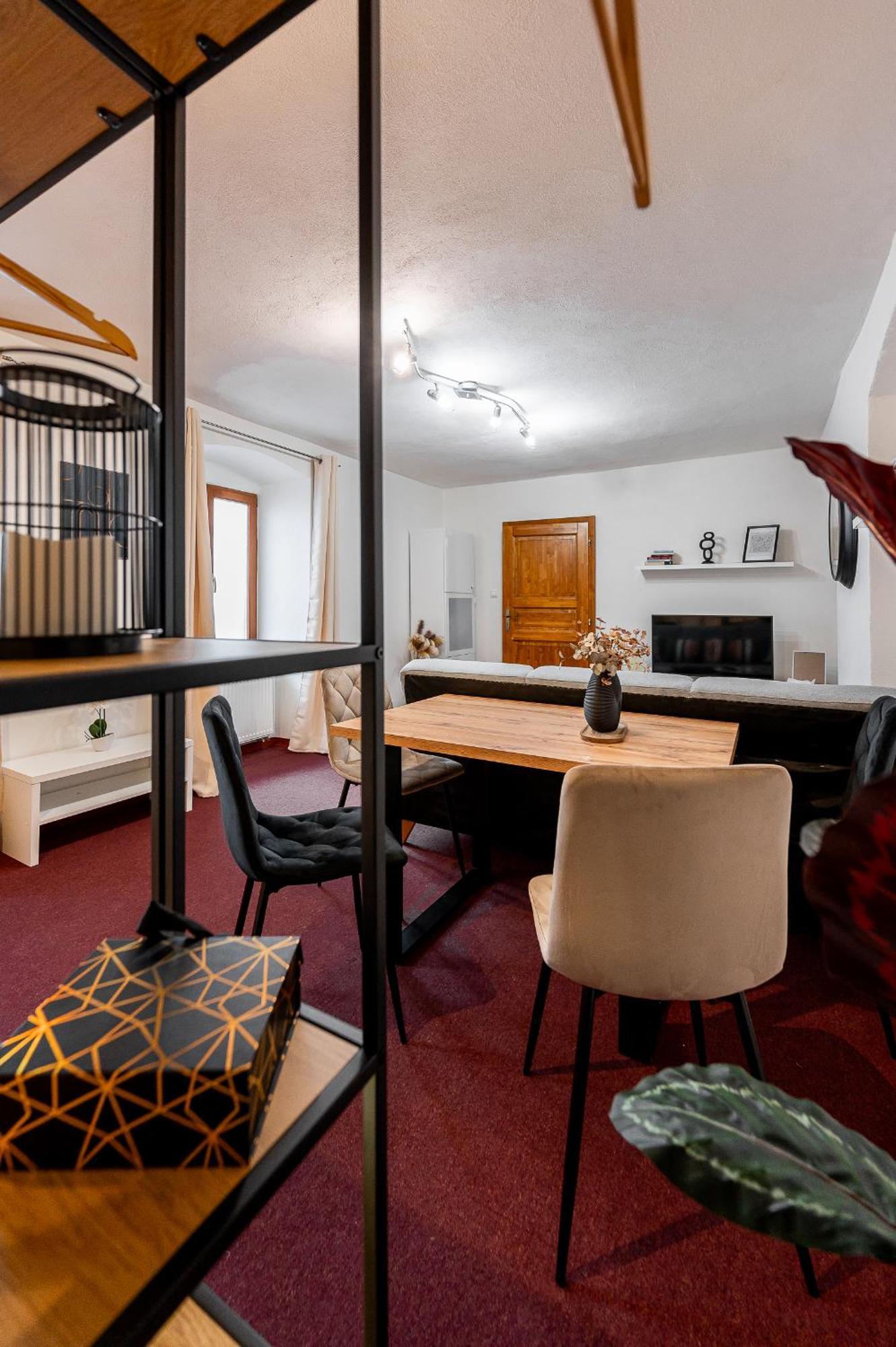 K1 Piatok Sobota Disco Cez Tyzden Tichy Apartman โกชิเซ ภายนอก รูปภาพ